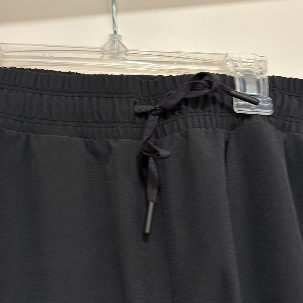 Lot of XL clothes. T shirt, athletic pants and shorts - Picture 7 of 14